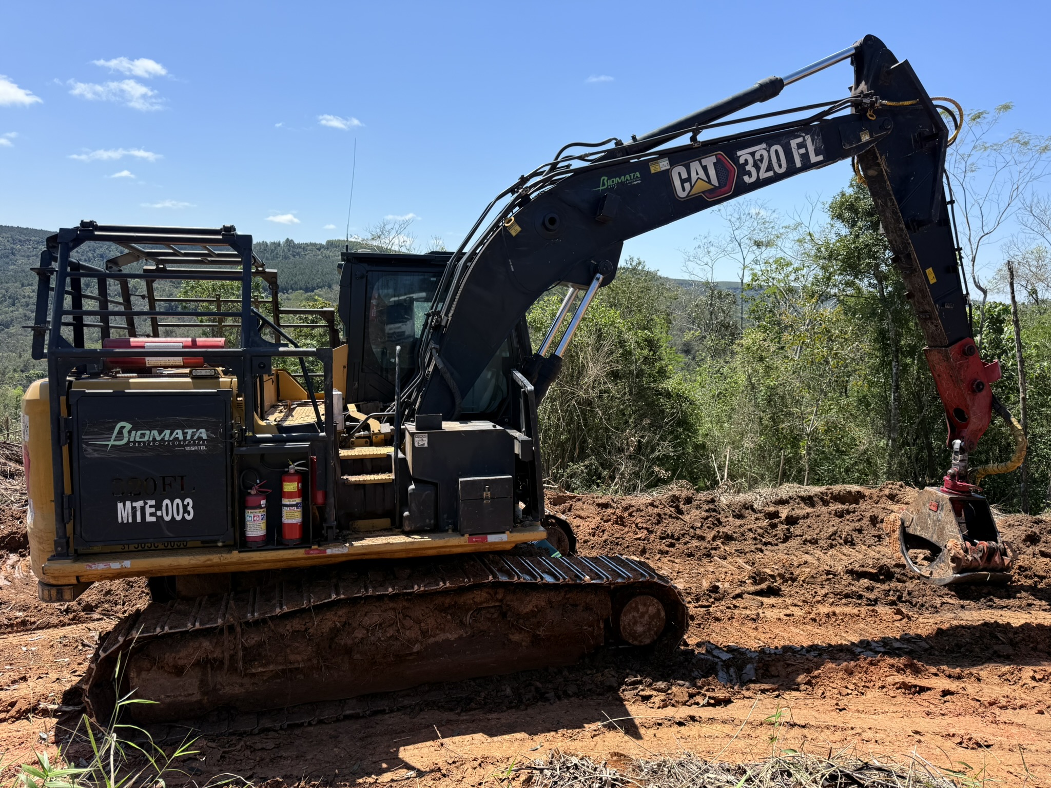 Escavadeira Hidráulica Caterplillar 320 FL — foto 6