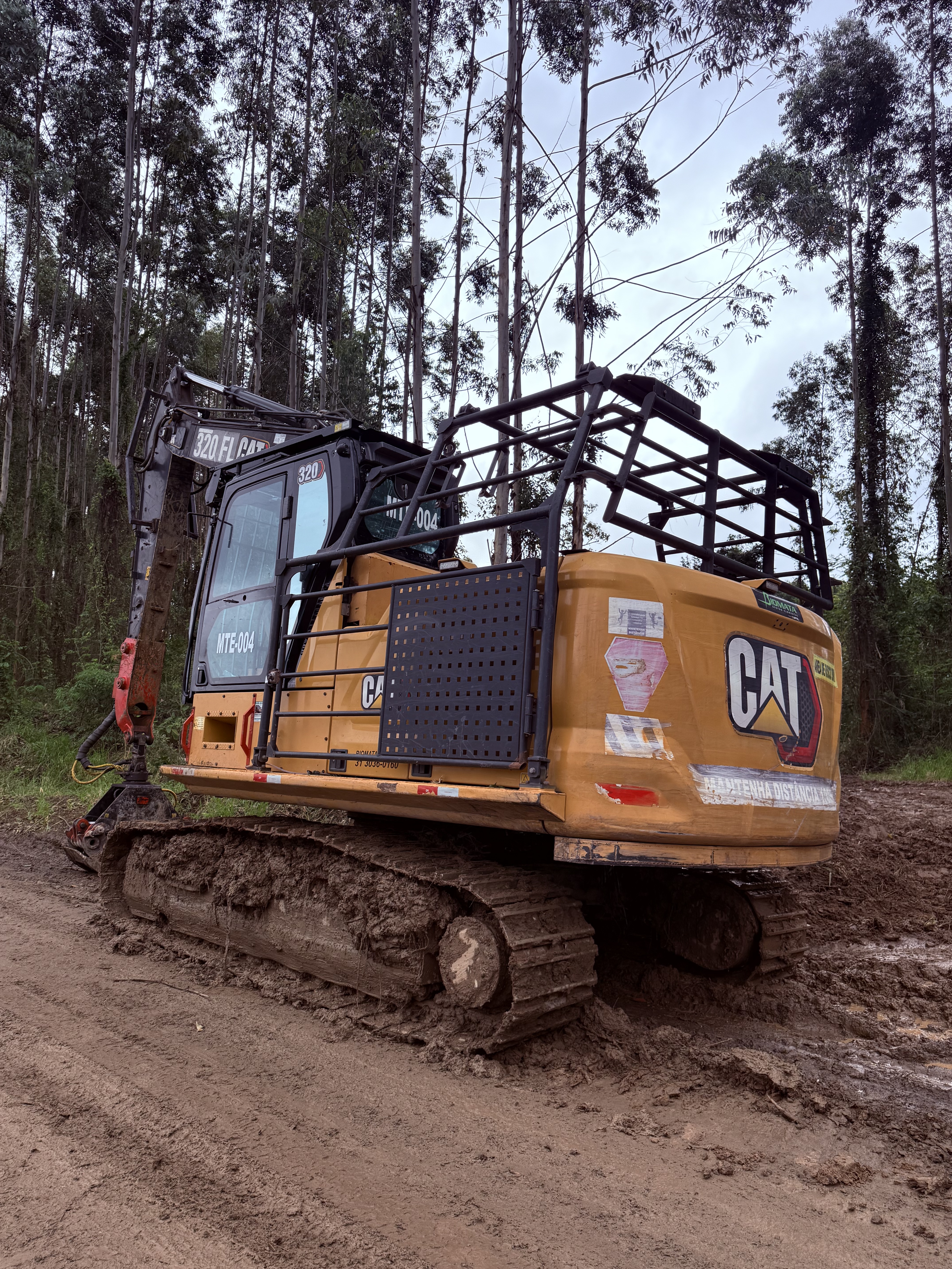 Escavadeira Hidráulica Caterplillar 320 FL — foto 4