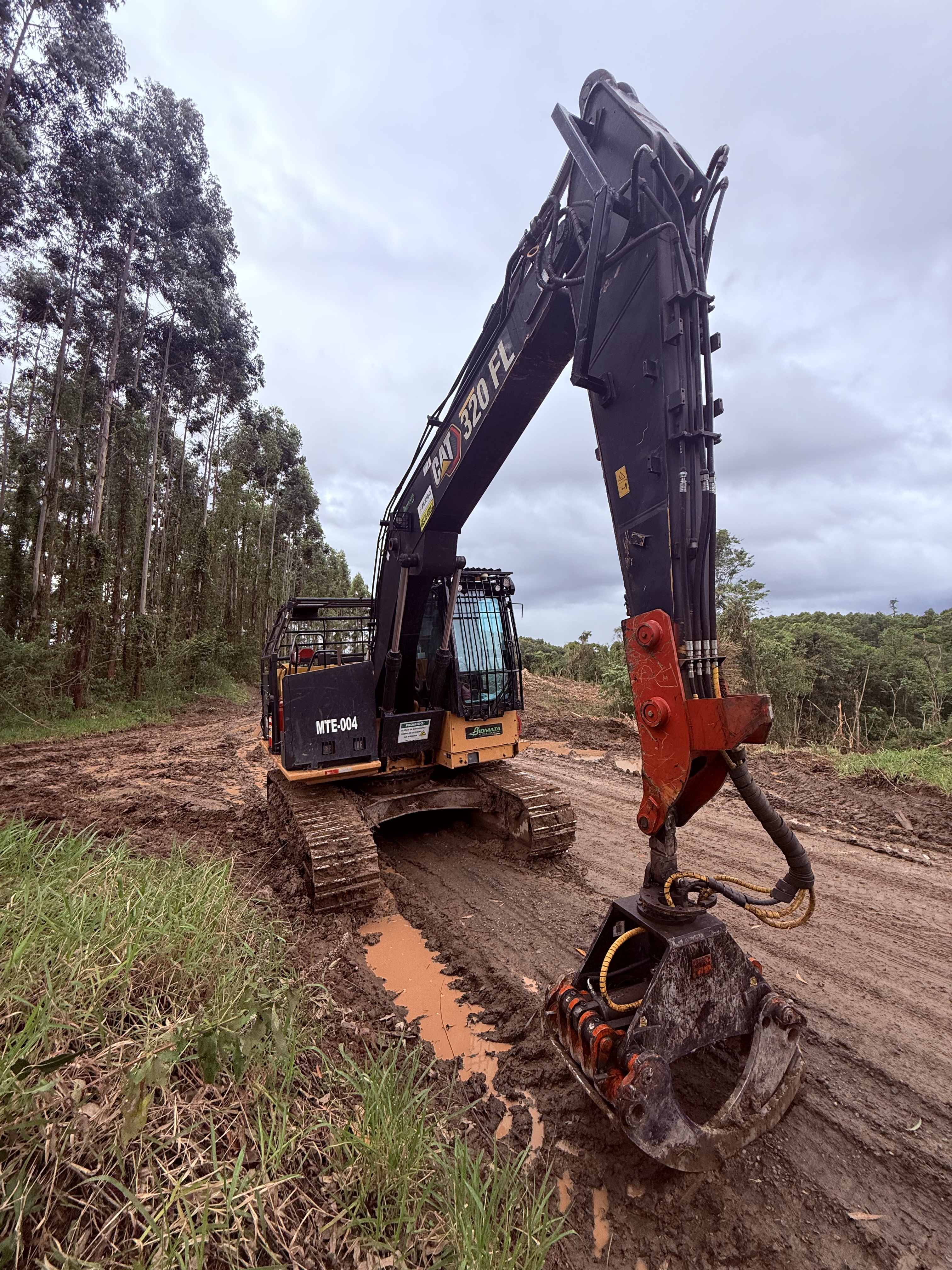 Escavadeira Hidráulica Caterplillar 320 FL — foto 9