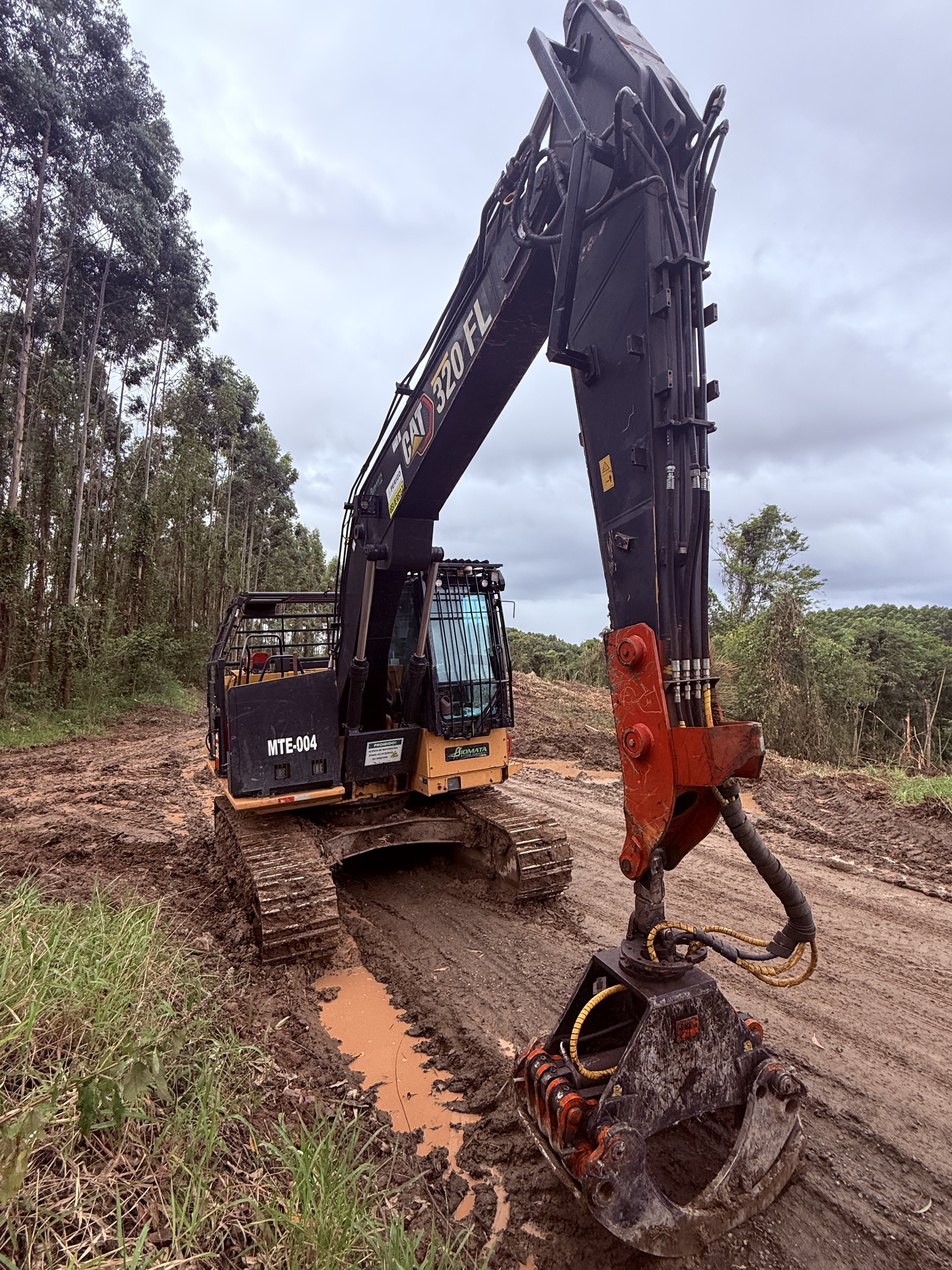 Escavadeira Hidráulica Caterplillar 320 FL — foto 10
