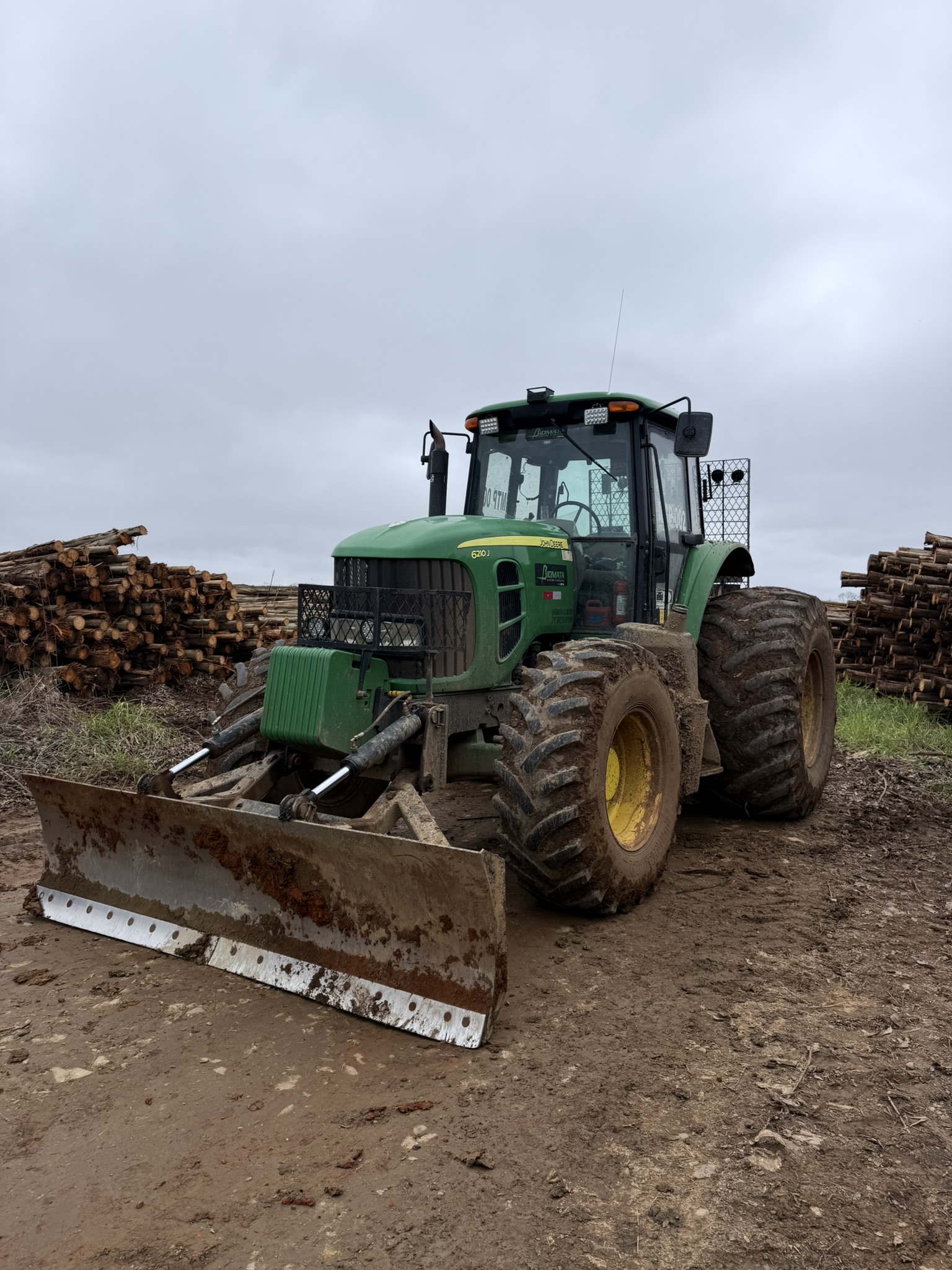 Trator de Pneus John Deere 6210J - 4x4 — foto 2