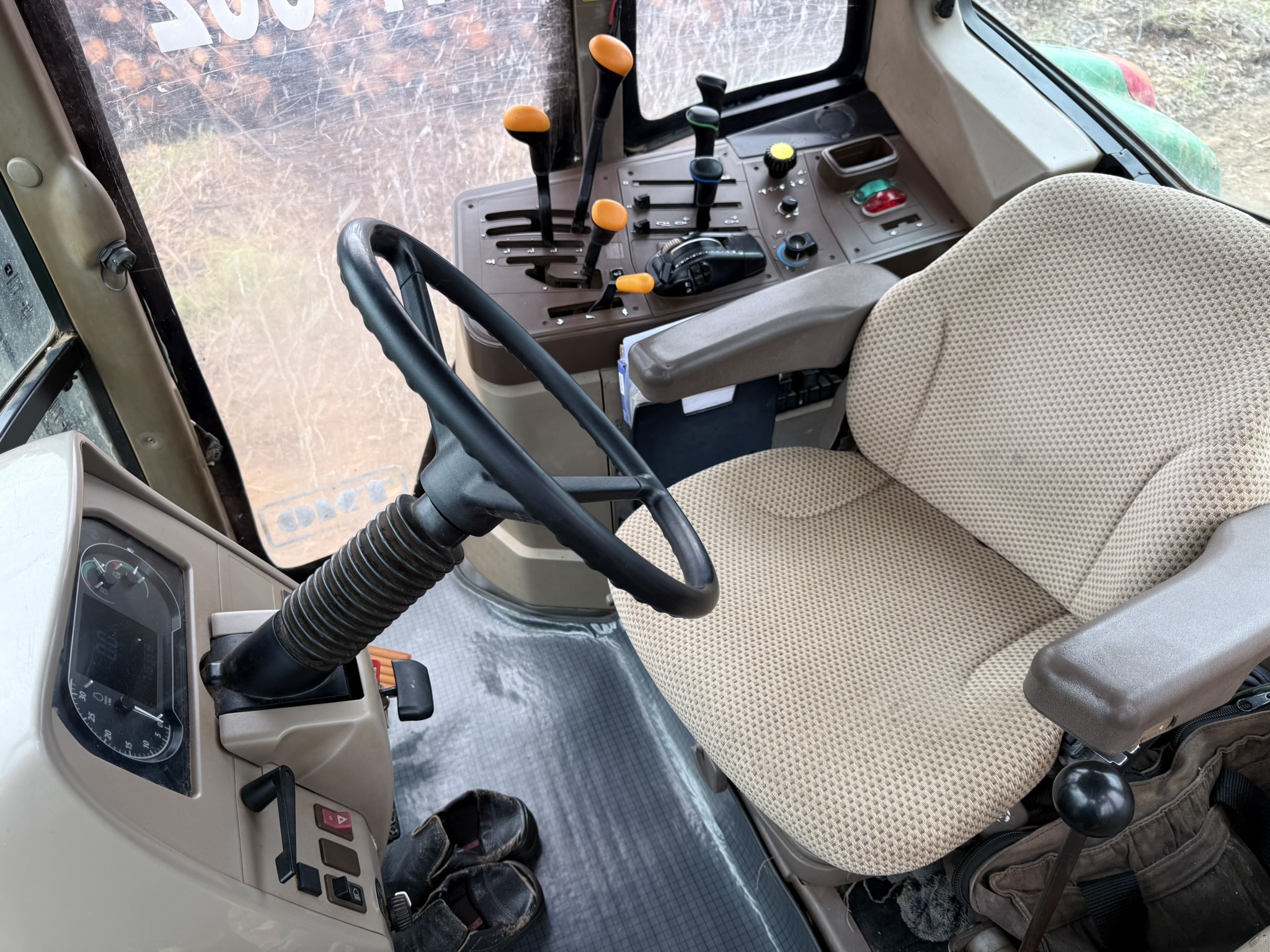 Trator de Pneus John Deere 6210J - 4x4 — foto 11