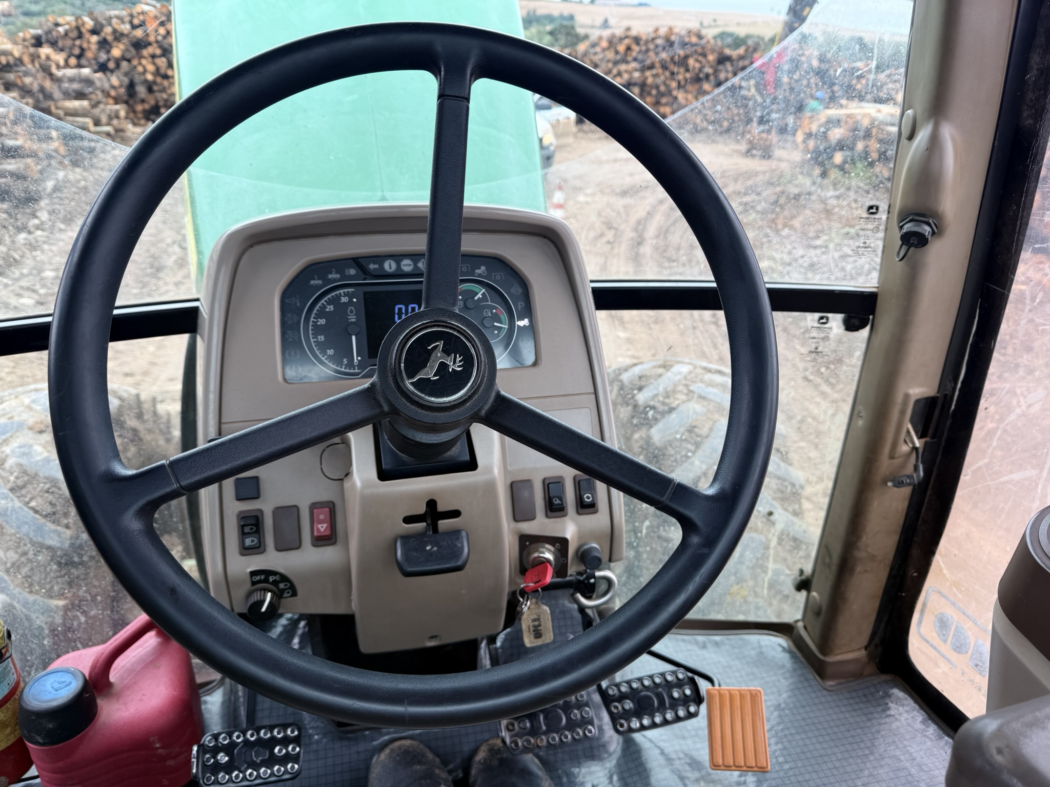 Trator de Pneus John Deere 6210J - 4x4 — foto 12